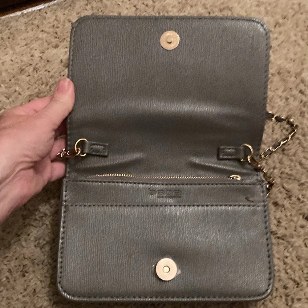 Bebe Gray Crossbody Bag Sleek Modern Design - Picture 3 of 3